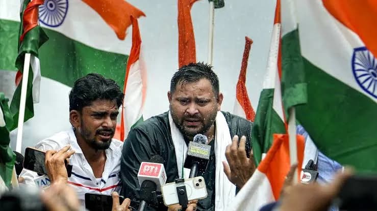 Tejashwi Yadav Announces Akrosh March, Mahagathbandhan to Protest Across State