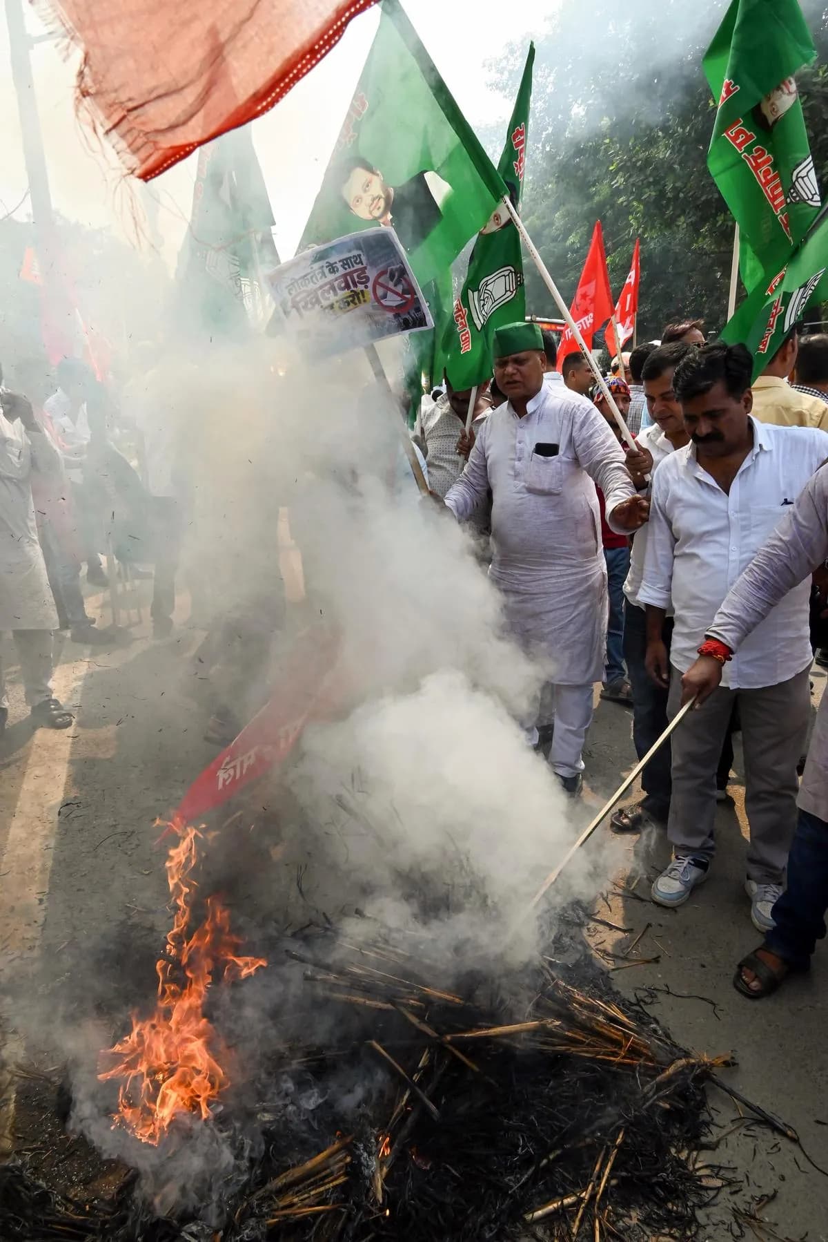 INDIA Bloc Leaders in Bihar Take Out Aakrosh March Against ECI
