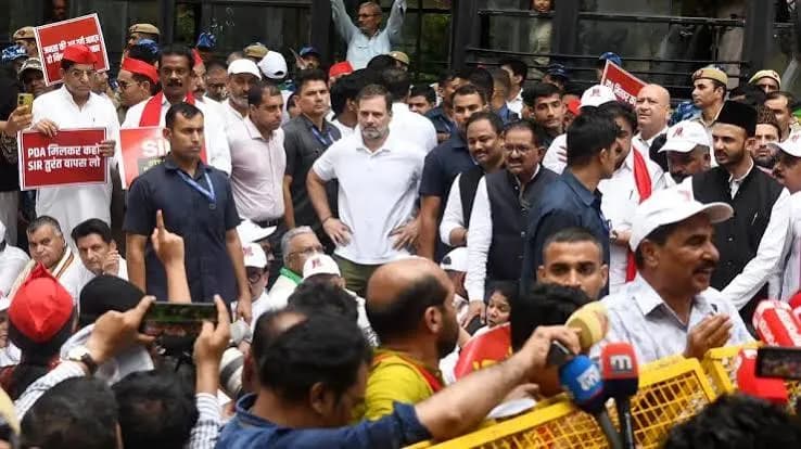 INDIA Bloc Steps Up Protests Over ECI and SIR, BJP Leaders Criticise Opposition